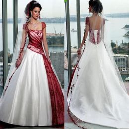 2020 Red and White Gothic A Line Wedding Dresses Plus Size Vintage Bride Ball Gowns Short Sleeves Sexy Backless Bridal Dress224A