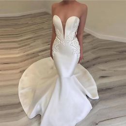 Simple Mermaid Wedding Dresses Appliques Beaded Backless Bridal Gowns Cutaway Sides Sweep Train Long Wedding Dress262D
