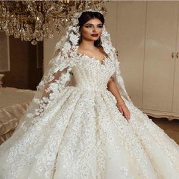 Luxury 3D Lace Flowers Off Shoulder Ball Gown Wedding Dresses Vintage Princess Saudi Arabic Dubai Plus Size Bridal Gown295N