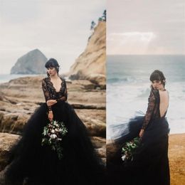 Sexy Beach Black Wedding Dresses 2020 Deep V Neck Illusion Long Sleeves Lace Top Tulle Skirt Gothic Backless Wedding Bridal Gowns 326T