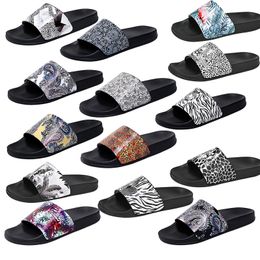 Luxury Brand Designer Men Rubber Slippers Brown Glossy floral Sandals Bathroom Anti-Slip Home Shoes Anti-Odour Beach Shoes Size 38-46