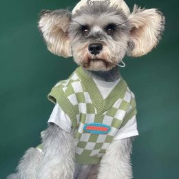 Vestuário para cães roupas para animais de estimação outono e inverno suéter xadrez verde schnauzer buldogue francês para cães pequenos sem mangas colete para cães roupas para cachorros 230617