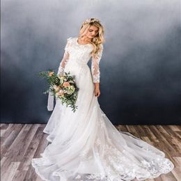 2019 New Simple A-line Modest Wedding Dresses With Long Sleeves Scoop Neck Champagne Lace Appliques Flowers Modest LDS Bridal Gown2158