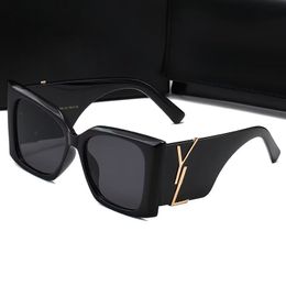 Fashion Designer Sunglasses Classic Eyeglasses Goggle Outdoor Beach Sun Glasses For Man Woman 16 Colour Optional Gift EE