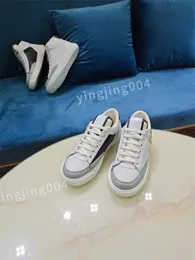 2023 Top Designer sneakers Mens Women Canvas lace up flat bottomed fashionable comfortable casual shoes size 35-46