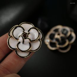 Brooches Black White Elegant Camellia Brooch For Women Fashion Flower Enamel Pin Party Coat Badges Corsage Jewellery Gift