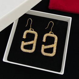 Designer Letter V Metal logo Earrings Stud Earing Women Tassel Love Internet Celebrity V Earring Female Luxury pearl Jewellery Orecchini 5782