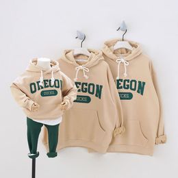 Family Matching Outfits Dojhonkids Hoodies Sport Sweatshirts Mom Daddy Kids Suits Hooded ParentChild Clothing Ducks Couple Wear 230619