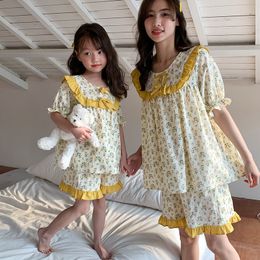 Family Matching Outfits Parentchild Homewear Mom and Baby Girl ComingHome Outfit Mother Daughter Equal Pyjama Summer Sleepwear Kids Clothes Set 230619