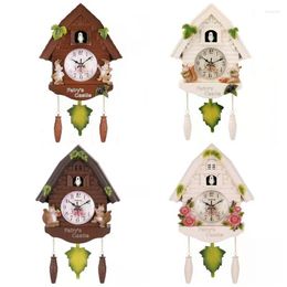 Wall Clocks European Pastoral Style Resin Cuckoo Clock Bird For TIME Swing Alarm Watch Cartoon Vintage Home Art Dec