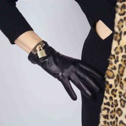 Gloves Luxury Metal Lock Women's Sheepskin Touch Screen Gloves Winter Warm Velvet Lined Genuine Leather Gloves Female Black Glove