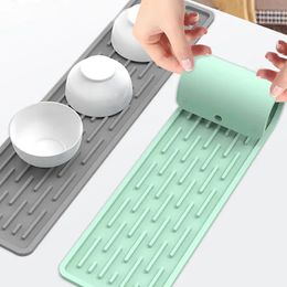 1pc, Silicone Faucet Mat, Drip Protection Pads Faucet Water Catcher Mat, Sink Drain Pad, Waterproof Cleaning Heat-insulation Kitchen Mat, Kitchen Tools