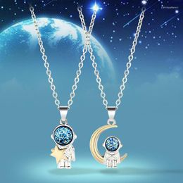 Pendant Necklaces Astronaut Couple Necklace A Pair Of Clavicle Memorial Space Star Moon Gift For Girlfriend Women Girls