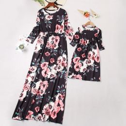 Family Matching Outfits Spring Autumn Mommy Daughter Floral Print Dresses Long Sleeve O Neck Dress Parent Child Clothing 230619