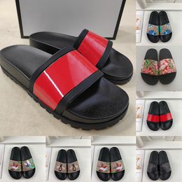 Designer-Sandale für Männer und Frauen, Sandale, berühmte Damen-Claquettes, Gummi, Leder, Stoff, Stickerei, flache Gangsohle, große Größe 36–48, Sommer-Strandschuhe