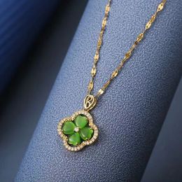 18K Gold Plated Pendant Necklaces Luxury Designer Brand Flowers Four-leaf Clover Copper Material Inlay Cymophane Fashional Sweater Necklace Wedding Party Jewelry