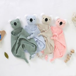 Śliniaki Burp Cloths Baby Załóż ręczniki bawełniane dzieci na bawełniak sleep lalka prezent urodzony w koce śliny śliny niemowlę słodkie koala miękkie kwadratowe spokojne zabawki 230620