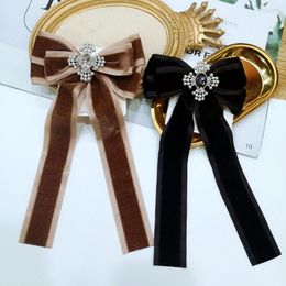 Brooches Vintage Velvet Ribbon Long Pins Women Black Coffee Bow Tie Elegant Shirt Collar Accessories Luxury Rhinestone Peal Pin