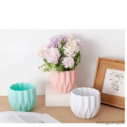 Planters Pots 1Pcs Mini Plastic Flowerpot Home Garden Decoration Pots Modern Flower Ornament Flower Arrangement R230621