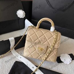 designer Handbag Channell Bag new handle makeup bag, this season's super hot, round pier vintage bag type, lambskin vintage sense is full, it can not resist the temptation