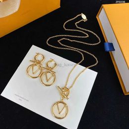 Necklace Fashion Women Gold Plated Necklaces Designers Pendant Necklace Hollowout Letter Design Earrings Lovers Jewellery Set