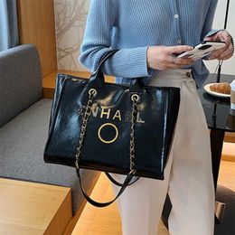 Women's Luxury Handbags Beach Designers Ch Metal Letter Badge Tote Evening Bag Small Mini Body Leather Large Chain Wallet Backpack factory store usa sale