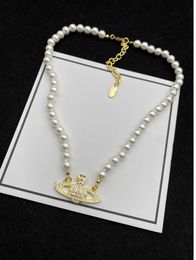Collane con ciondolo Designer Lettera Girocolli Vivian Gioielli moda donna di lusso Collana di perle in metallo cjeweler Cascade design 875ess