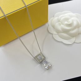 Classic high-end popular female designer letter pendant necklace chain fashion jewelry wedding Valentine's Day anniversary commemorative jewelry gift