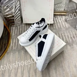 2023 new Hot Casual shoes women and men Thick soled shoe designer Travel lace-up sneaker fashion lady Running Trainers platform cloth sneakers size 35-45