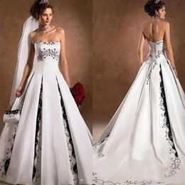 Vintage Black and White Gothic Wedding Dresses Strapless Retro Beaded Embroidery Lace-up Corset Bridal Gown Robe de mariee250h