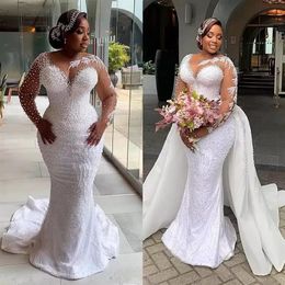 2023 Plus Size Mermaid Wedding Dresses Bridal Gown with Detachable Train Long Sleeves Lace Applique Crystals Beaded Beach Ruffles 239j