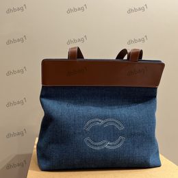 Designer Womens Denim Bag Oversized Shopping Bag Beach Bag Double Print Embroidered Denim Bag Hardware Metal Buckle Belt Belt Shoulder Bag Travel Bags 35x33cm
