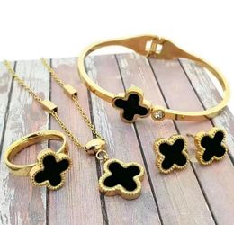 Necklace Luxury Design Gold Clover Pendant Necklace Bracelet Earring Jewelry Set for Gift 18K Gold Plated 925 Silver Necklace
