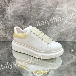 2023 new Fashion Shoe White Black Dream Sneaker womens and mens Rubber Sole Soft Calfskin Leather Lace-up Trainers