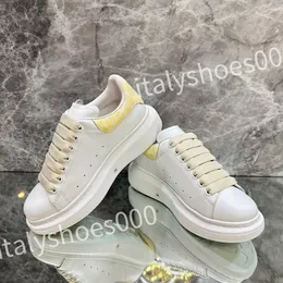 2023 Fashion Shoe White Black Dream Sneaker womens and mens Rubber Sole Soft Calfskin Leather Lace-up Trainers