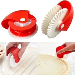 1pc Baking Tool Noodle Point Cutting Wheel Noodle Point Curling Wheel Manual Noodle Cutter Roller Knife Creative Kitchen Gadgets