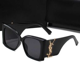 Wholesale of New net red women's 3005 men's fashionable large frame anti ultraviolet sunglasses