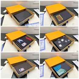 Designer Bags Men's Wallet Print Dot Passport Clip Cowhide Wallets Unisex Portable Passport Holders Coin Purse Letter Graffiti Sunflower Women Pocket Clutch Bags