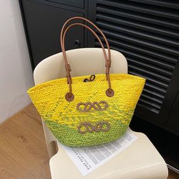 Модель дизайнер сумки бренд бренд соломенная петля корзина сумка с большой виноградой женская сумка для плеча большая тканая ручка ручной сумочки лето пляж сололому сумку для сумки сумки для сумки