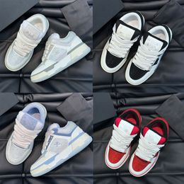 Luxury designer new sneakers bread men's shoes luxury sneakers men's casual shoes shoes fashion bread white, red, blue and black.