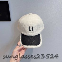 Luxurys Women Designers baseball cap casquette Hat Lamb Fleece Letter Holiday Good Thing Fashion Street Travel Versatility Winter Christmas Brown Black