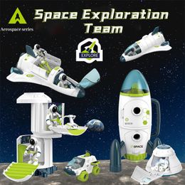 Diecast Model car Acousto Optic Space Rocket Toy Astronaut Spaceship Toys Model Shuttle Space Station Rocket Aviation Series Toys Child Gift 230621