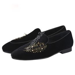 Herren-Hausschuhe aus schwarzem Samt, Luxusmarke, gleiches Design, handgefertigte Nieten und Kristalle, Slip-On-Slipper für Partys