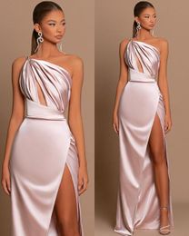 Sexy Light Pink Mermaid Bridesmaid Dresses For Women One Shoulder Beads Plus Size High Side Split Floor Length Wedding Guest Party Gowns for Weddings