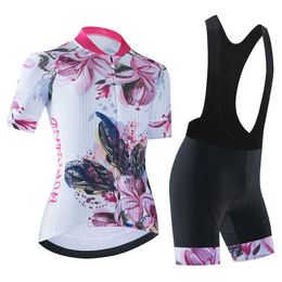 Cycling clothes Sets High-Quality 2023 Cycling Clothes Set Women Summer Bicycle Clothes Breathable Bib Shorts Short Sleeve Suits Road Bike Shirt KitHKD230625