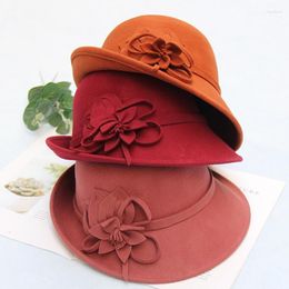 Berets Fashion Autumn Winter Women's High-end Fedora Hat Textural Florals Warm Bucket Woolen Dome Flowers