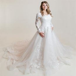 High Quality Lace Tulle Modest Wedding Dresses With Long Sleeves Sweetheart Neckline Buttons Back Country Western Bridal Gowns Mod203W