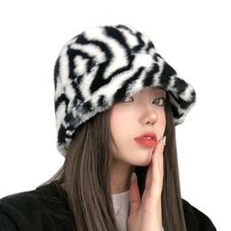 Fashion Winter Hat Fur Bucket Hats for Unisex Letter Zebra Leopard Warm Panama Black White Vintage Fisherman bucket Hats