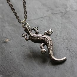 Pendant Necklaces 1pcs Lizard Animal Necklace Gecko Chameleon Charm Pendants For Jewellery Making Antique Silver Colour