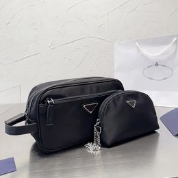 Woman Nylon Toiletry Bag Designer Makeup Bags Black Lightweight and Durable Cosmetic Purses Mens Handbags Clutch
